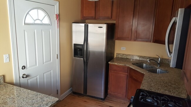 Foto del edificio - 2243 W Rosemont Ave