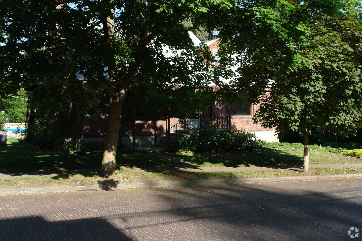 Building Photo - 720 S Jefferson St