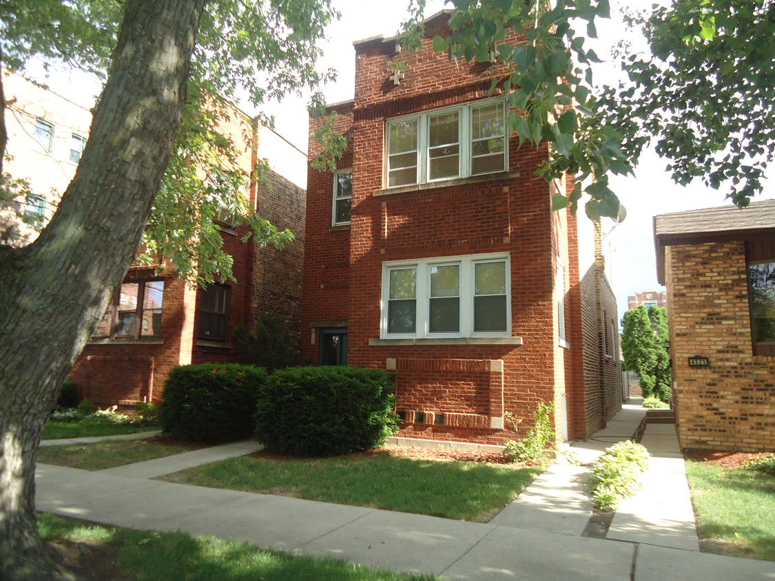 4119 W Melrose St Unit 2, Chicago, IL 60641 - Apartment  