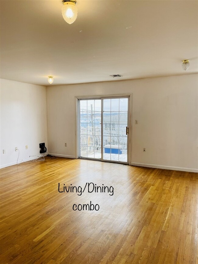 Building Photo - 640 Liberty Ave