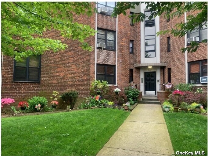 222626 80th St Unit 3E, Queens, NY 11370 Condo for Rent in Queens