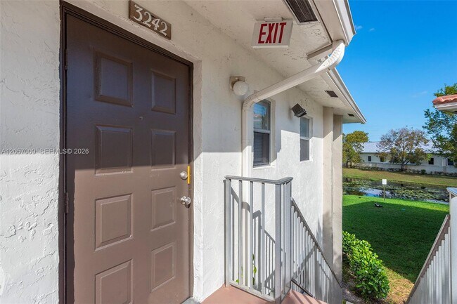 Foto del edificio - 3242 Coral Ridge Dr