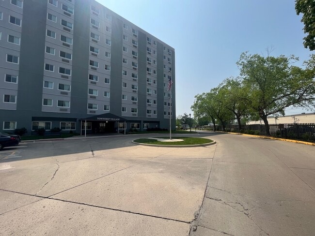 Foto del edificio - Township Village Apartments