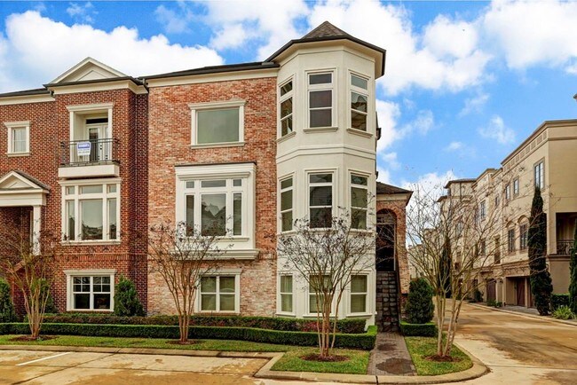 Building Photo - 1328 Lake Pointe Pkwy