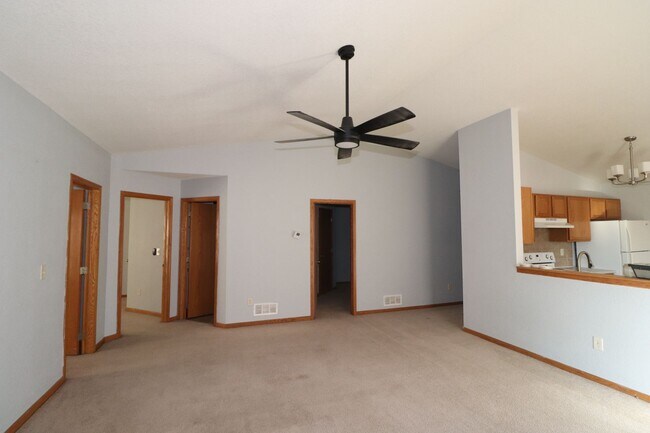 Foto del edificio - Spacious duplex for rent!