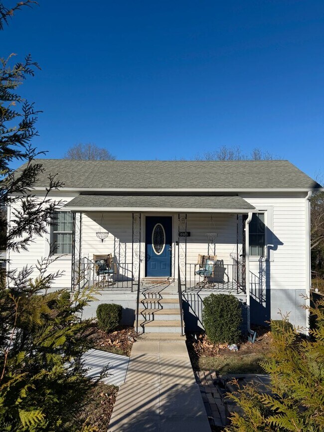 Foto del edificio - Furnished 2 bed 1 Bath Home