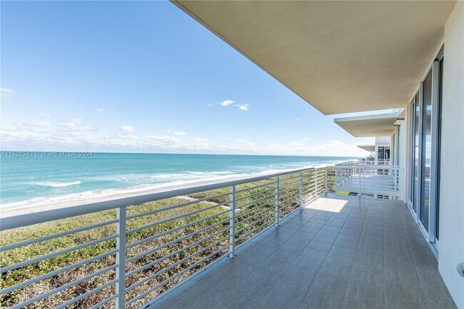 Building Photo - 4810 N Hwy A1A