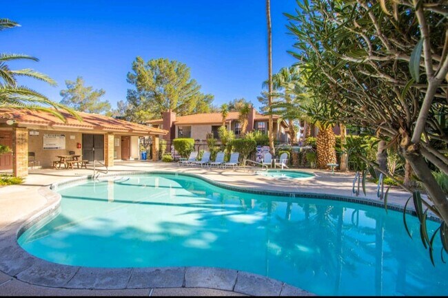 Foto del edificio - 5576 W Rochelle Ave