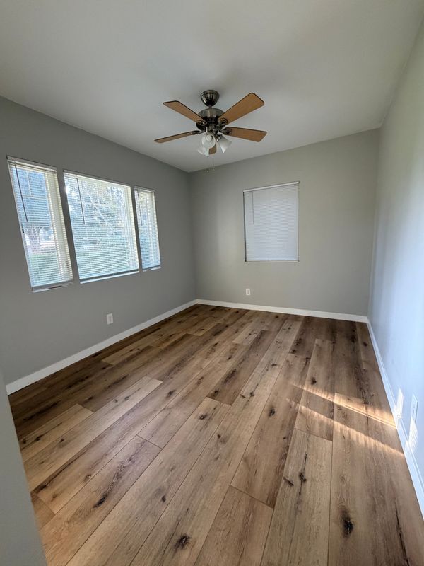 Building Photo - 4033 Linwood Pl