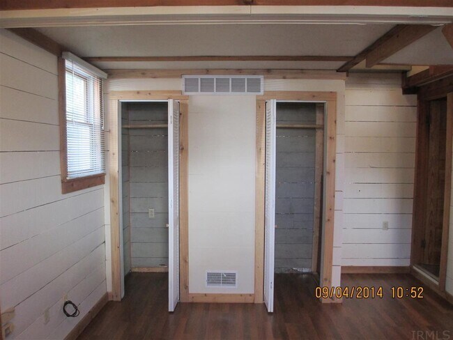 Building Photo - 515 S Fess Ave