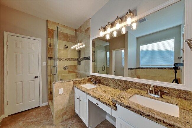 Foto del edificio - 21549 Duke Alexander Dr