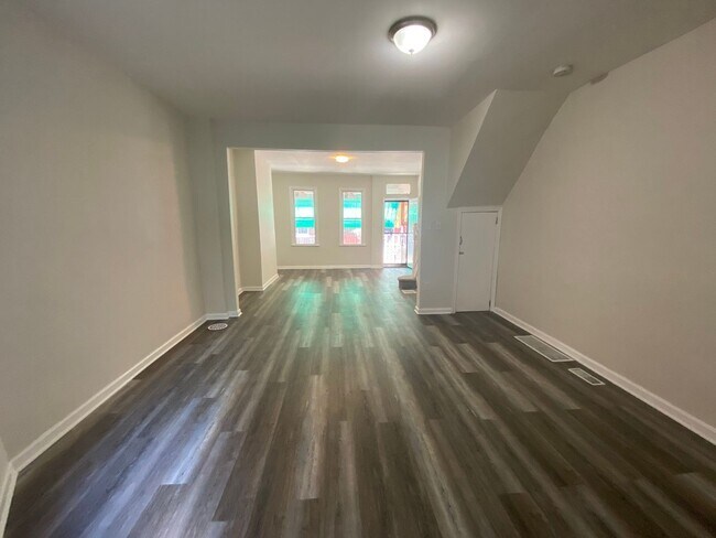 Building Photo - Spacious 3BD/1BA West Philly (PHA)