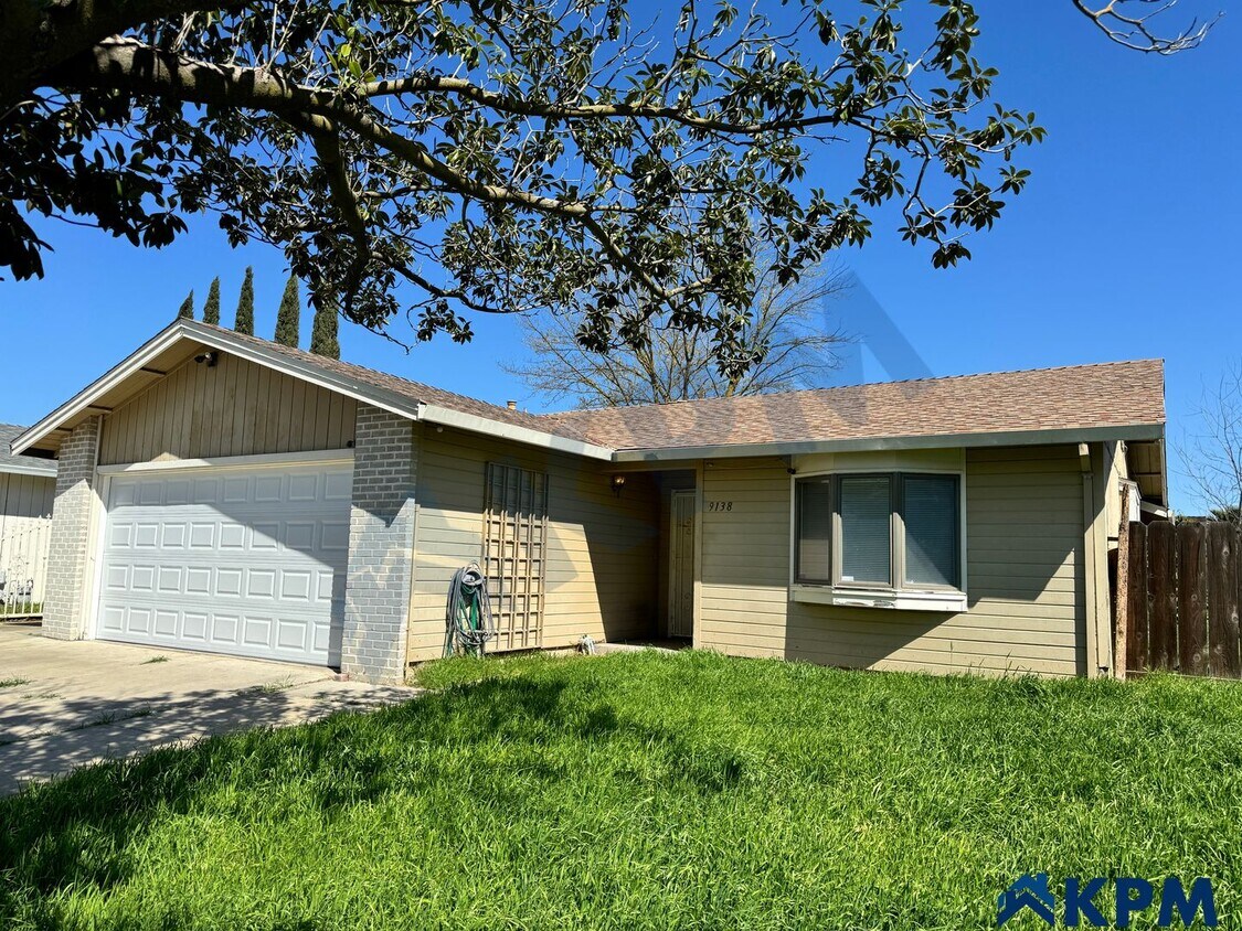 Primary Photo - Single Story 3-Bedroom 2-Bath North Stockt...