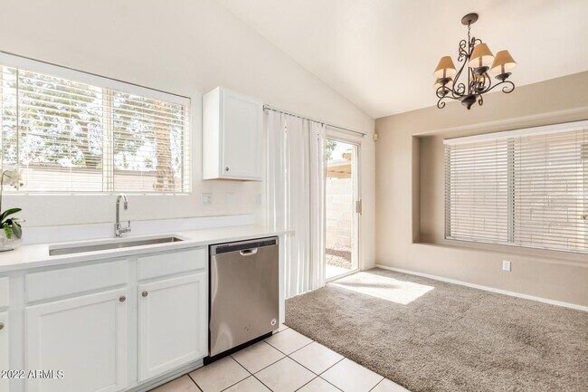 Foto del edificio - 5960 S Brittany Ln