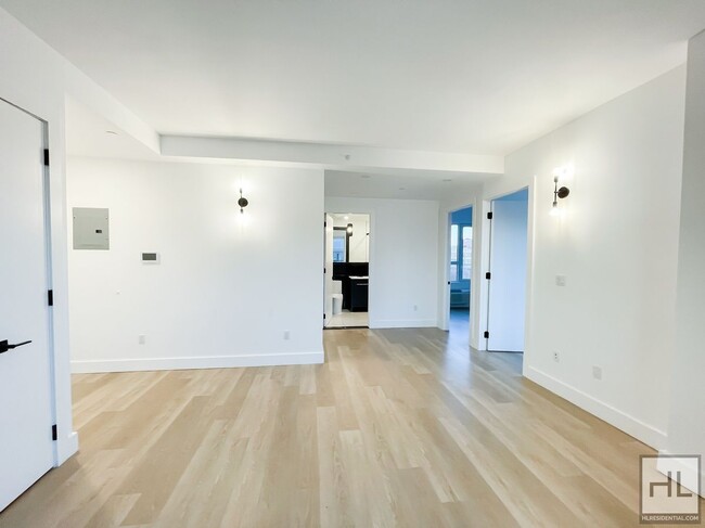 Building Photo - President Street / Spacious 2 Bed 1-Bath N...