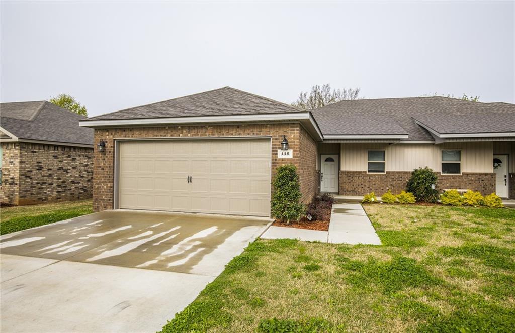 115 Alder St, Pea Ridge, AR 72751 Townhome Rentals in Pea Ridge AR