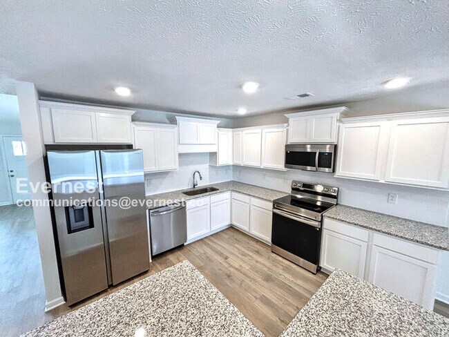 Foto del edificio - 347 Raines Ct