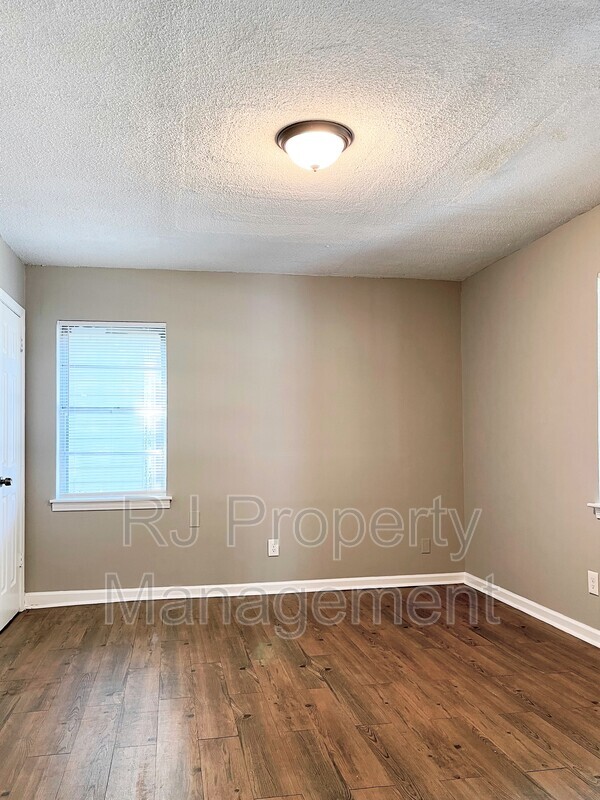 Foto del edificio - 1008 S Willett St