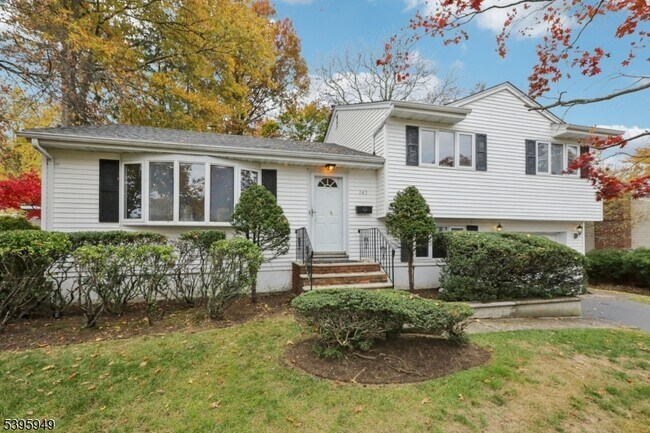 Foto del edificio - 145 Vivian Ave