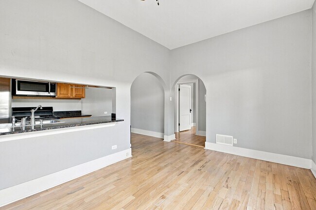 Foto del edificio - Charming 2-bedroom, 1-bath condo located in the heart of Denver