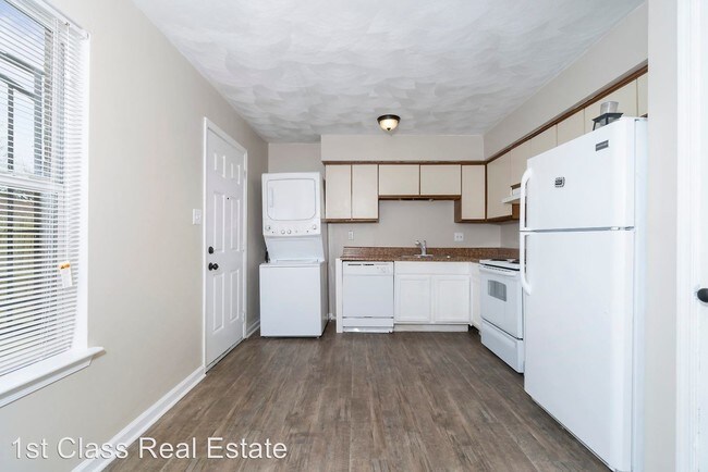 Building Photo - 2 br, 1.5 bath House - 6200 Geneva Way Unit B