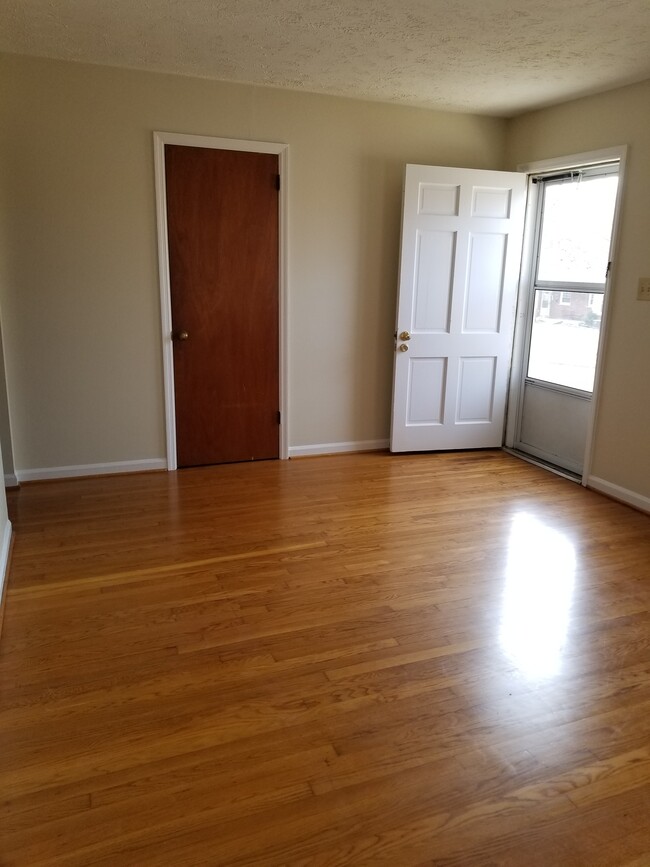 Living Room - 742 Terrace View Dr