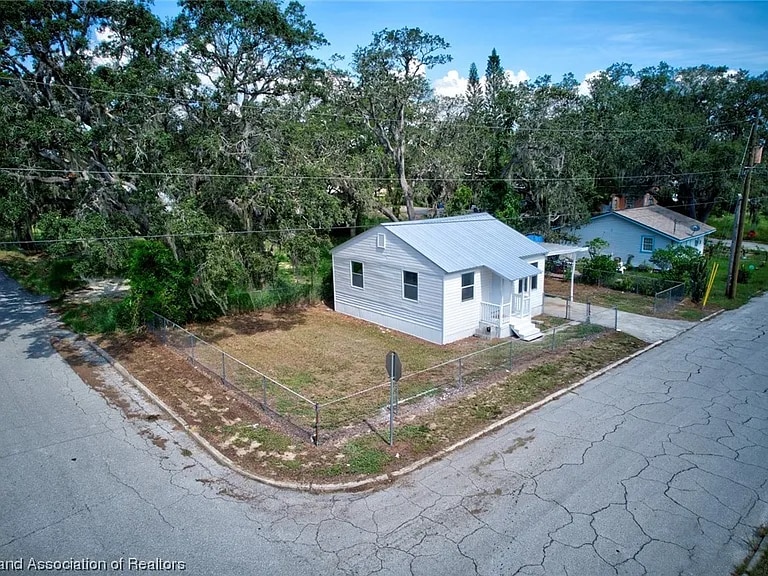 Foto principal - 1911 Roseland Ave