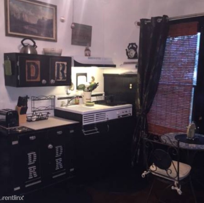 Foto del edificio - 1 br, 1 bath Apartment - 412 Harris Ave