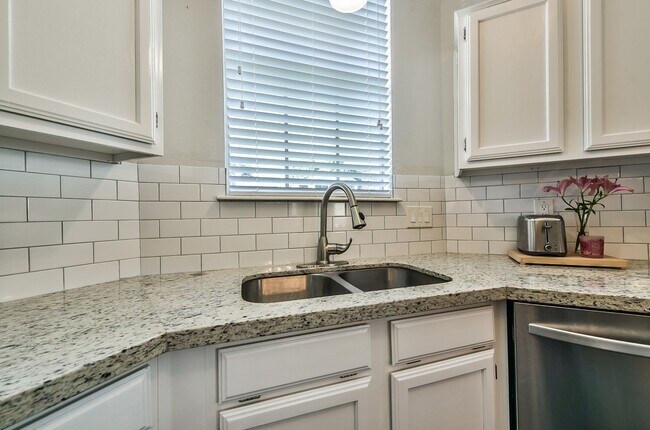 Foto del edificio - 1118 Chelsea Ln