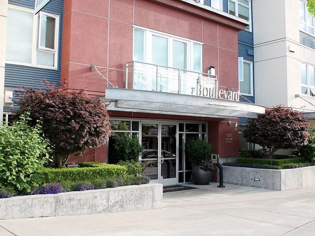 Foto del edificio - 375 Kirkland Ave
