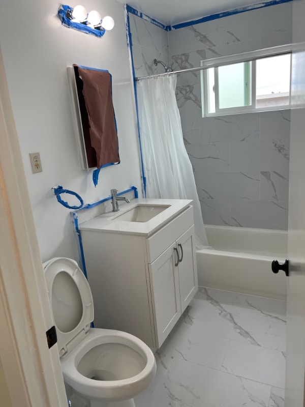 Building Photo - 490 Talbert St