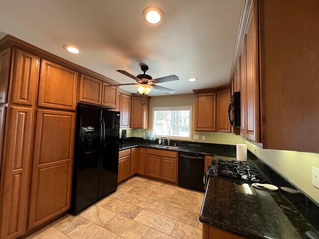 Building Photo - 5002 Mount Etna Dr