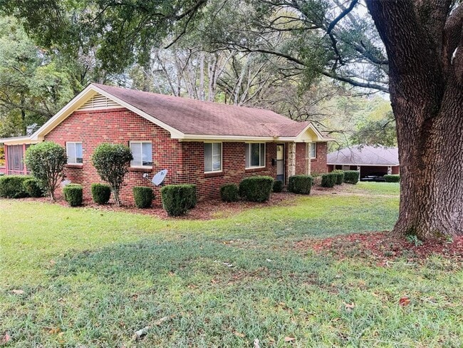 Building Photo - 320 Green Ridge Rd