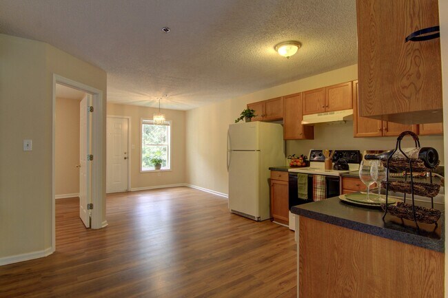 Foto del edificio - 1850 Cedar Shoals Dr