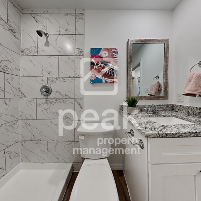 Foto del edificio - Beautiful Townhome: 3 Bed/2.5 Bath located...