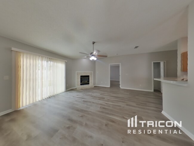 Foto del edificio - 3424 International Village Dr W