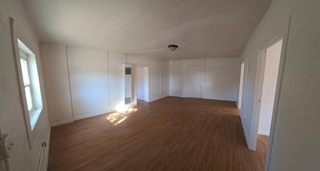Building Photo - 4838 Mountain Dr