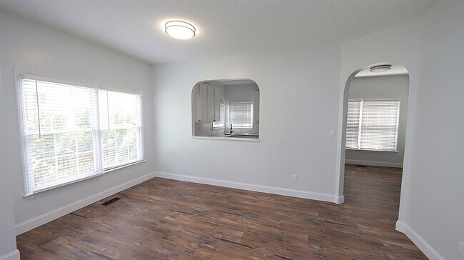 Building Photo - 4 br, 2.5 bath House - 717 Wakehurst Drive