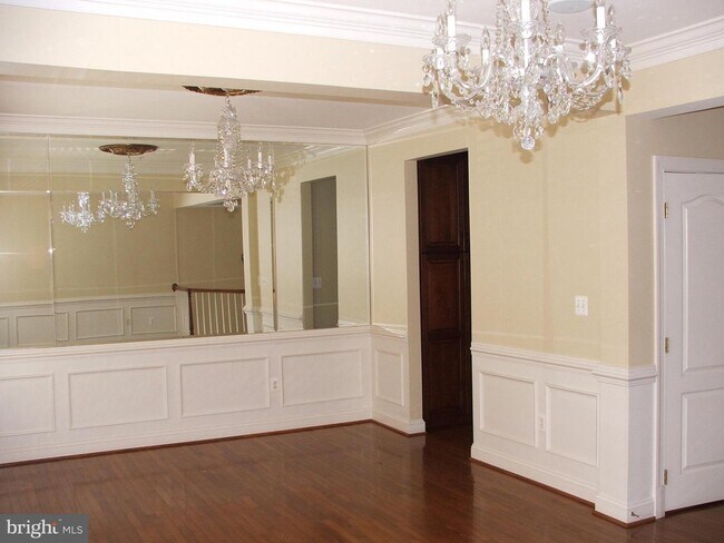 Building Photo - 1630 Colonial Hills Dr