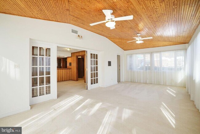 Foto del edificio - 513 Cathedral Dr