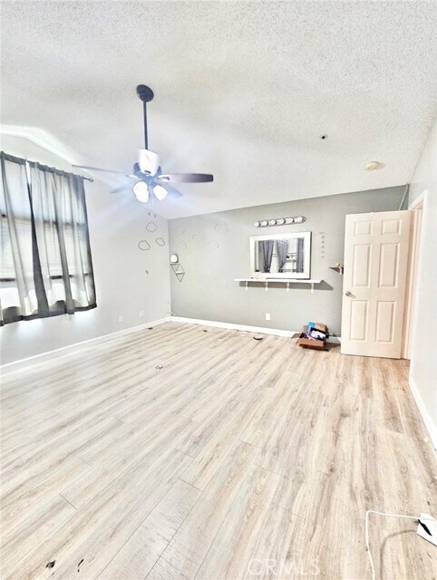 Foto del edificio - 670 S Marcella Ave