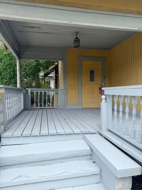 Front Porch - 2143 5th Ave N