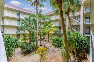 Building Photo - 1820 SW 81st Ave