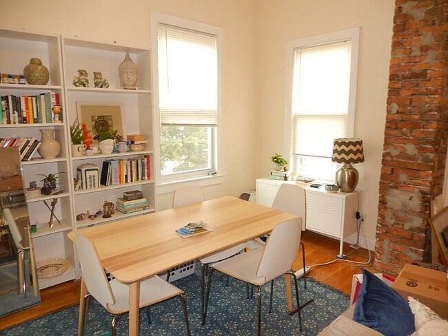 Foto del edificio - 536 Cambridge St
