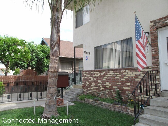 Building Photo - Studio, 1 bath Apartment - 13422 Camilla St