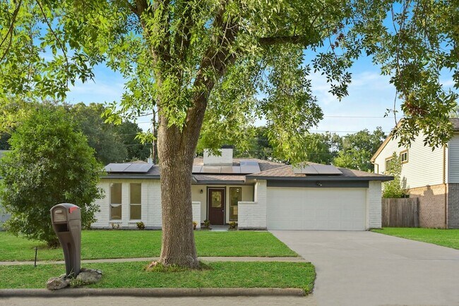 Building Photo - 2322 Aprilmont Dr