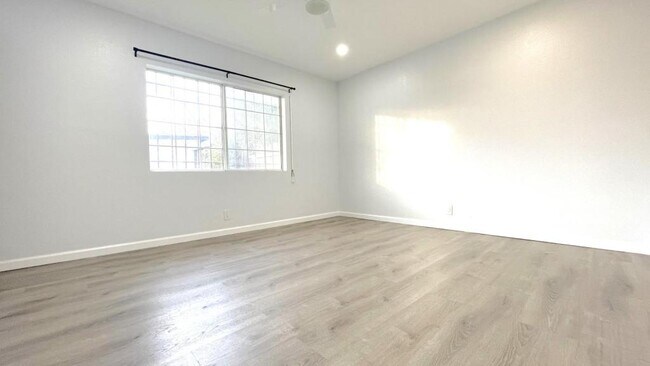 Foto del edificio - 2731 Leafdale Ave