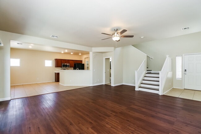 Foto del edificio - 10022 W Luxton Ln