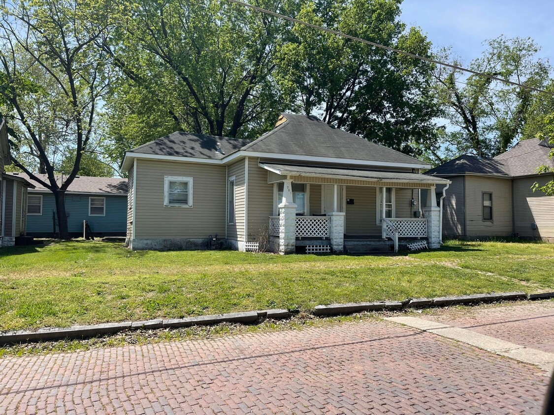 301 W 1st St, Pittsburg, KS 66762 House Rental in Pittsburg, KS