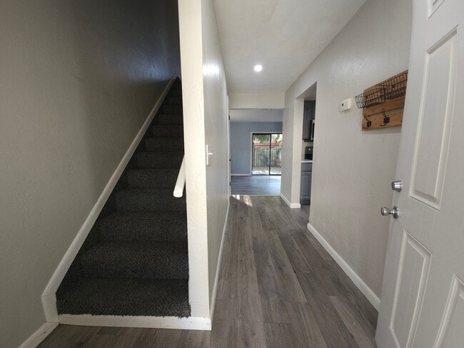 Building Photo - 1514 Espanola Ave